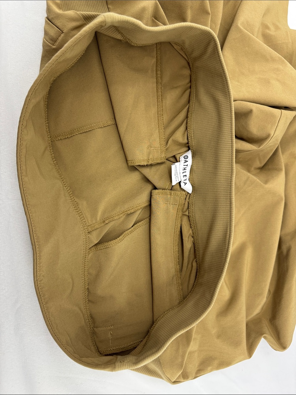 Athleta Womens Lightweight, Wrinkle-Free, Elastic Waist Khaki Dress Shorts, 10 - Picture 4 of 14